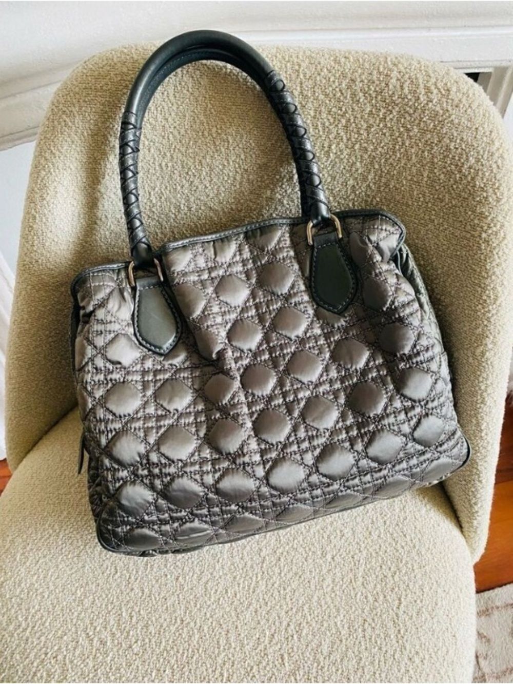 🛍️ Dior Lady Dior Quilted Large Satchel in Metallic Silver Vintage and Authentic - Picture 5 of 17